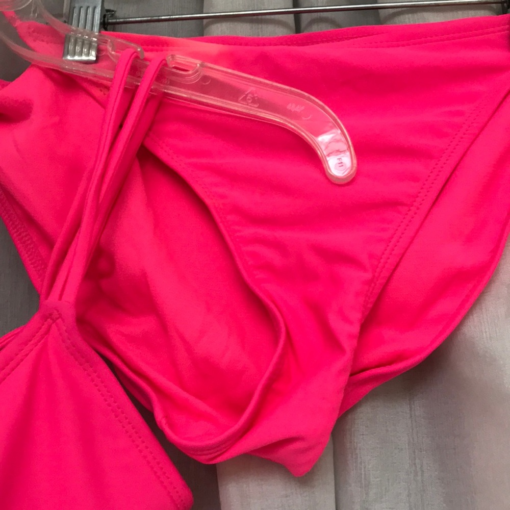 George flawed bikini - Picture 3 of 15